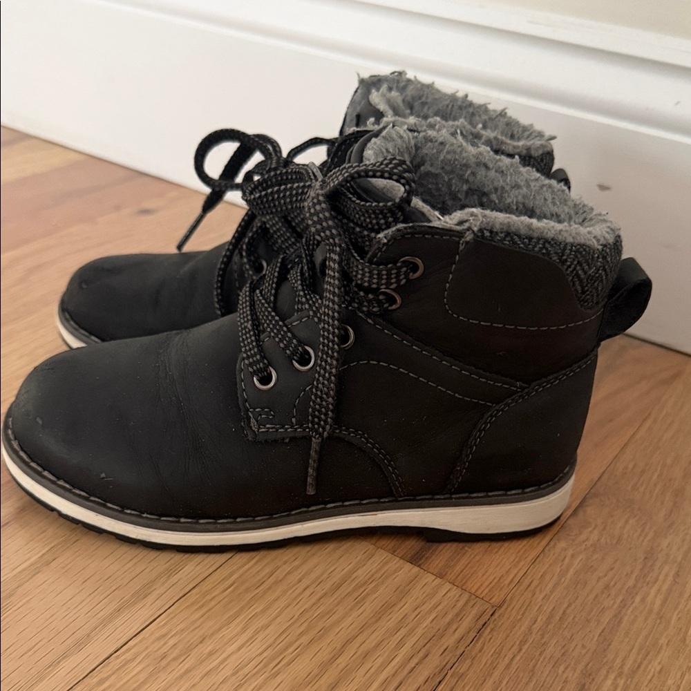 MAX AND JAKE BOYS BLACK BOOTS SIZE 12